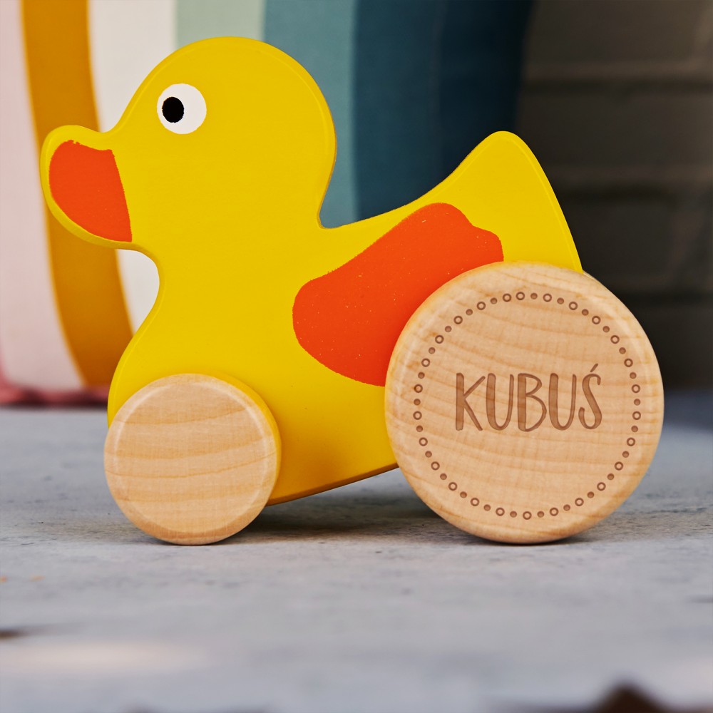 drewniana kaczka - wyjątkowy prezent dla dziecka