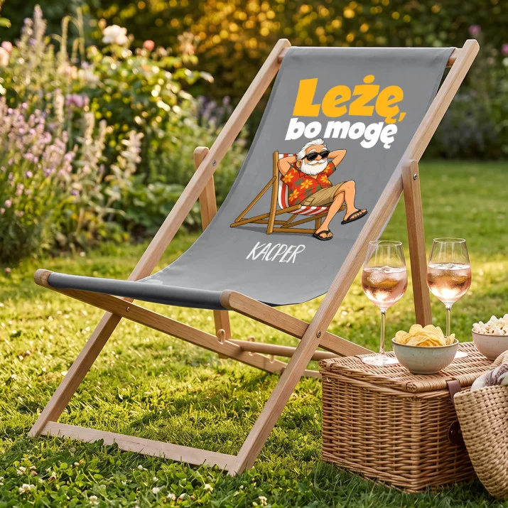 Leżak Z Nadrukiem Dla Seniora Prezent Dla Mężczyzny: Leżę, Bo Mogę Leżak Z Nadrukiem Dla Seniora Prezent Dla Mężczyzny: Leżę, Bo Mogę