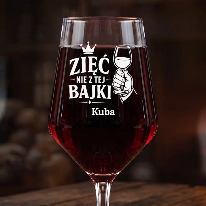 Mega Kieliszek Do Wina z Grawerem Dla Zięcia Prezent Dla Mężczyzny: Zięć Nie Z Tej Bajki Mega Kieliszek Do Wina z Grawerem Dla Zięcia Prezent Dla Mężczyzny: Zięć Nie Z Tej Bajki