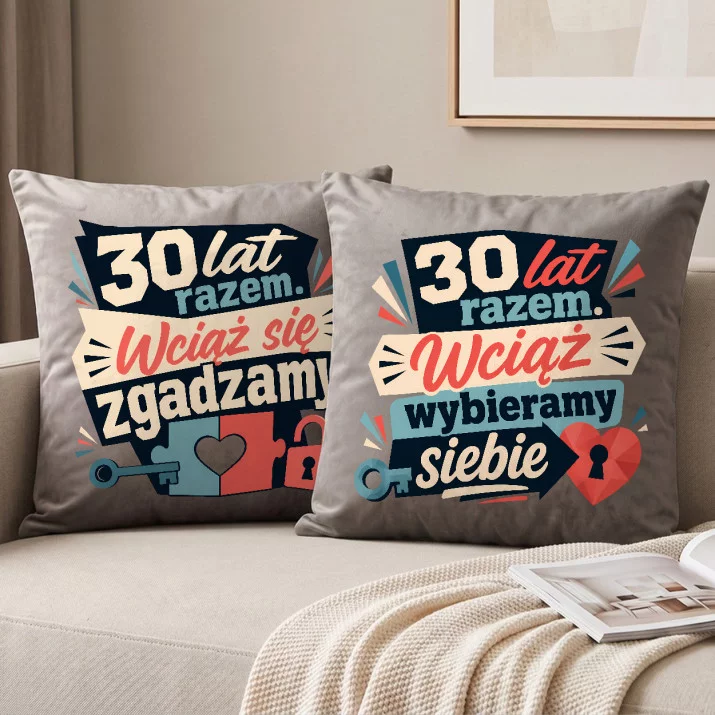 Poduszki Dekoracyjne Na 30 Rocznicę Ślubu Prezent Dla Pary: Razem Od Trzech Dekad Poduszki Dekoracyjne Na 30 Rocznicę Ślubu Prezent Dla Pary: Razem Od Trzech Dekad