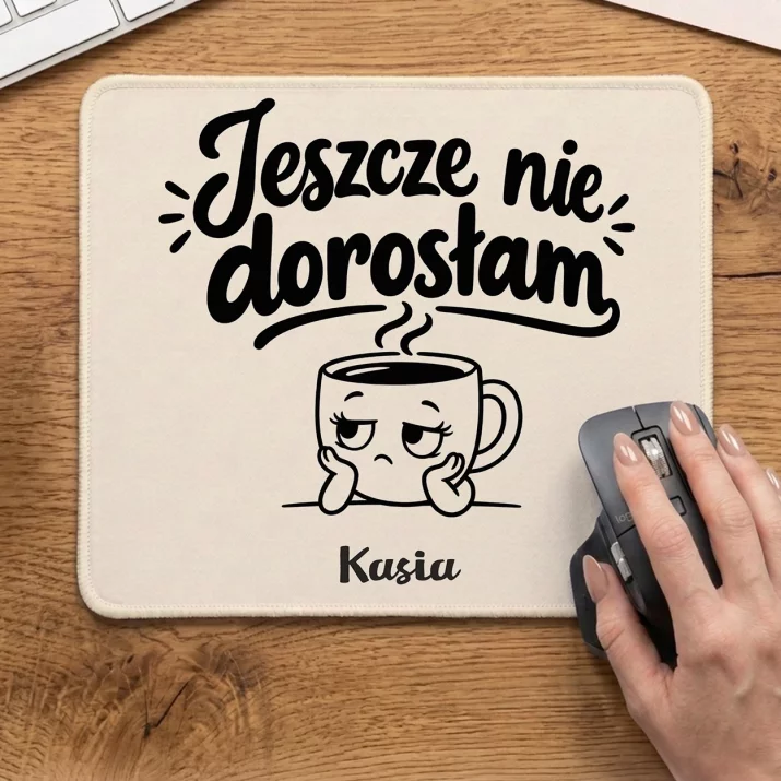 Podkładka Pod Myszkę Na 45 Urodziny Prezent Dla 45 Latki Kobiety: Jeszcze Nie Dorosłam Podkładka Pod Myszkę Na 45 Urodziny Prezent Dla 45 Latki Kobiety: Jeszcze Nie Dorosłam
