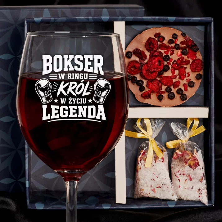 Zestaw Prezenowy Z Kieliszkiem Do Wina Dla Boksera: Bokser Król Legenda Zestaw Prezenowy Z Kieliszkiem Do Wina Dla Boksera: Bokser Król Legenda