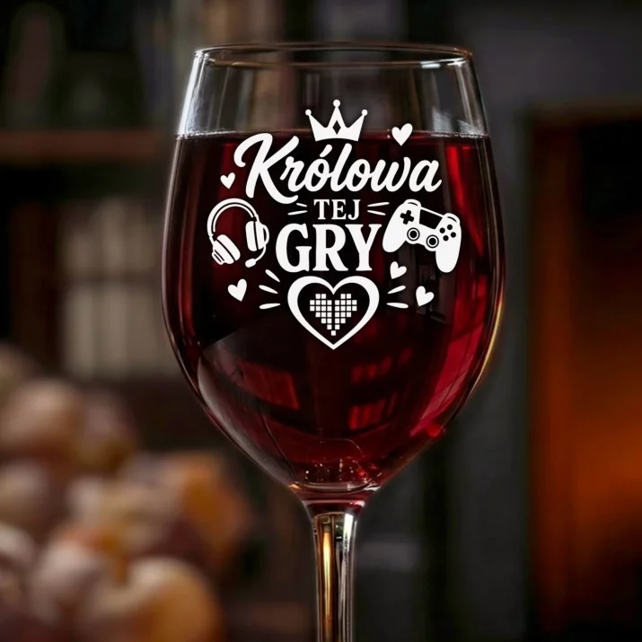 Kieliszek Do Wina Dla Gamerki Prezent Dla Kobiety: Królowa Tej Gry Kieliszek Do Wina Dla Gamerki Prezent Dla Kobiety: Królowa Tej Gry