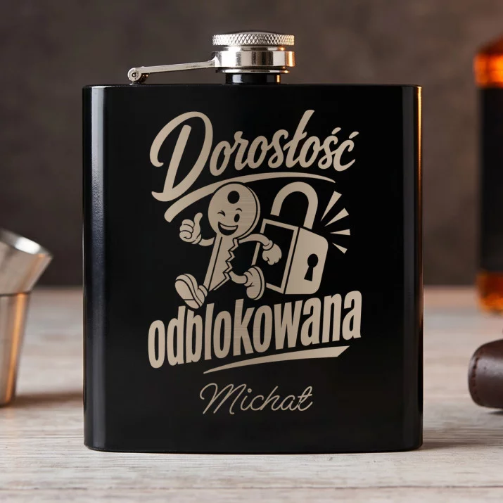 Piersiówka Z Grawerem Dla 18 Latka Prezent Dla Mężczyzny: Klucz Do Dorosłości Piersiówka Z Grawerem Dla 18 Latka Prezent Dla Mężczyzny: Klucz Do Dorosłości