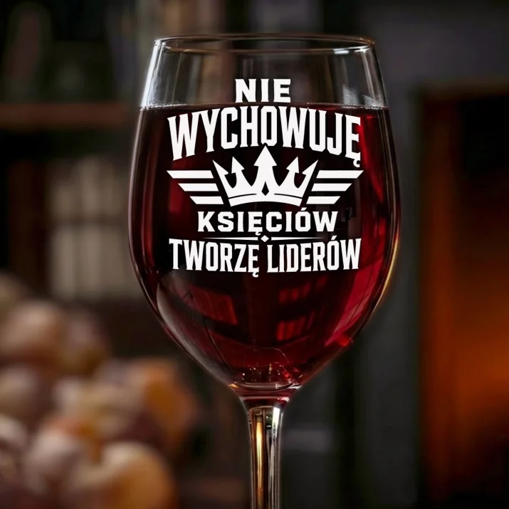 Kieliszek Do Wina Na Dzień Taty Prezent Dla Taty Mężczyzny: Tworzę Liderów Grawer Kieliszek Do Wina Na Dzień Taty Prezent Dla Taty Mężczyzny: Tworzę Liderów Grawer