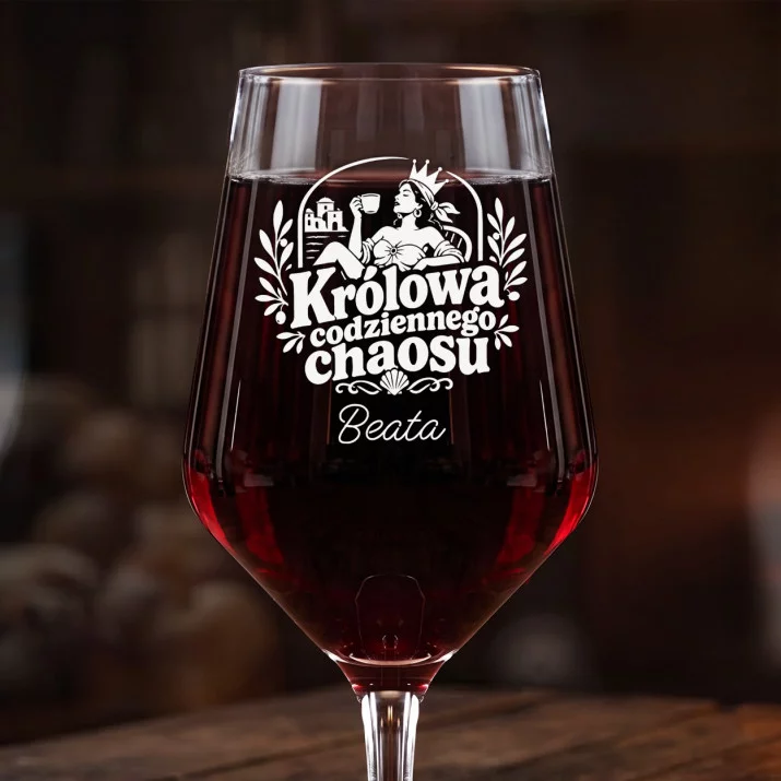 Mega Kieliszek Do Wina z Grawerem Na Dzień Kobiet Prezent Dla Kobiety Kobiety: Królowa Codziennego