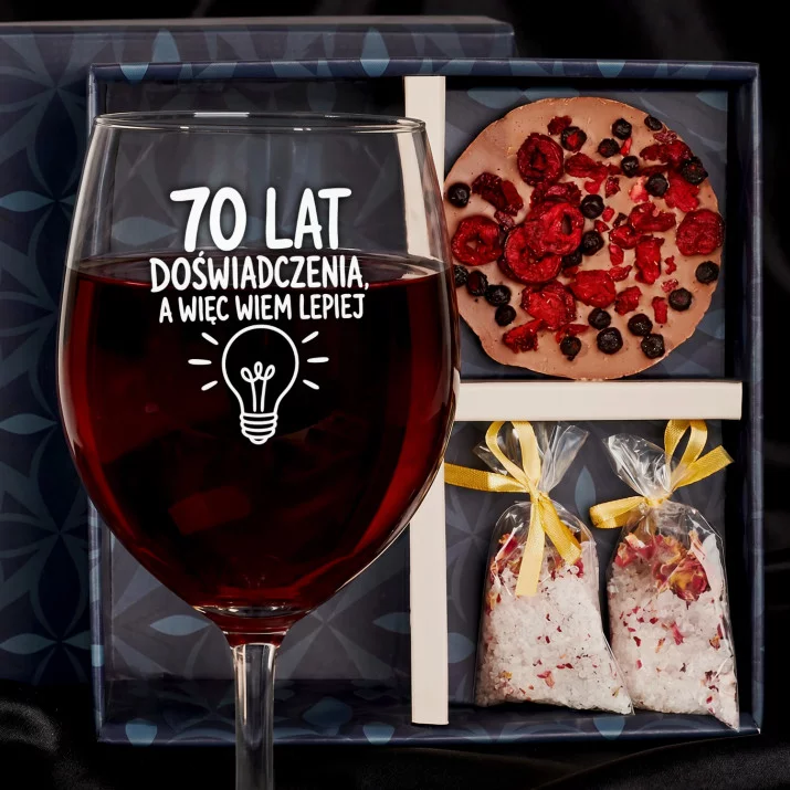 Zestaw Prezenowy Z Kieliszkiem Do Wina Dla 70 Latka: 70 Lat Doświadczenia Zestaw Prezenowy Z Kieliszkiem Do Wina Dla 70 Latka: 70 Lat Doświadczenia