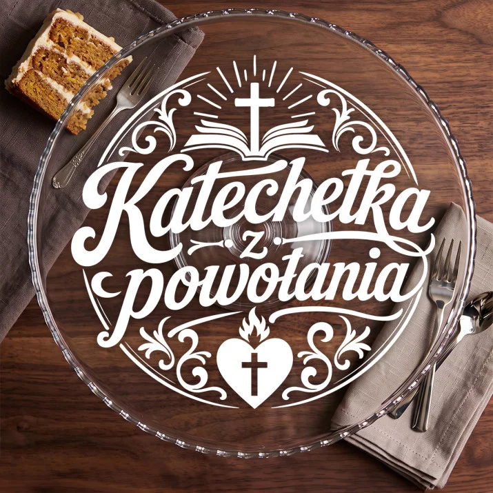 Patera Na Ciasto Dla Katechetki Prezent Dla Kobiety: Etykieta Z Misją Patera Na Ciasto Dla Katechetki Prezent Dla Kobiety: Etykieta Z Misją