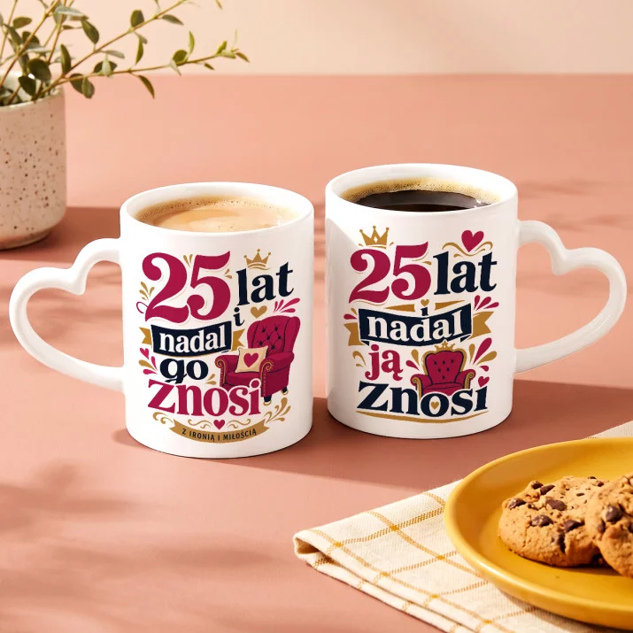 Zestaw Kubków Na 25 Lecie Ślubu Prezent Dla Pary: Para W Srebrze Zestaw Kubków Na 25 Lecie Ślubu Prezent Dla Pary: Para W Srebrze