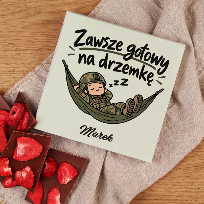 Czekolada z Truskawkami Dla Żołnierza Prezent Na Przysięgę Wojskową Dla Mężczyzny: Zawsze Gotowy Na Drzemkę Czekolada z Truskawkami Dla Żołnierza Prezent Na Przysięgę Wojskową Dla Mężczyzny: Zawsze Gotowy Na Drzemkę