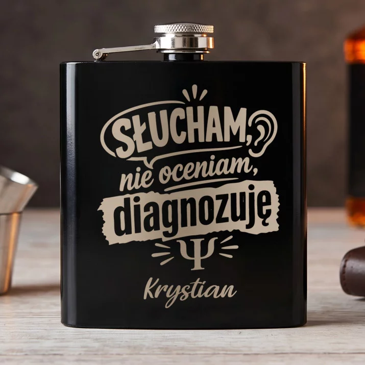 Piersiówka z Grawerem Dla Psychologa Prezent Dla Mężczyzny: Słucham, Nie Oceniam Piersiówka z Grawerem Dla Psychologa Prezent Dla Mężczyzny: Słucham, Nie Oceniam
