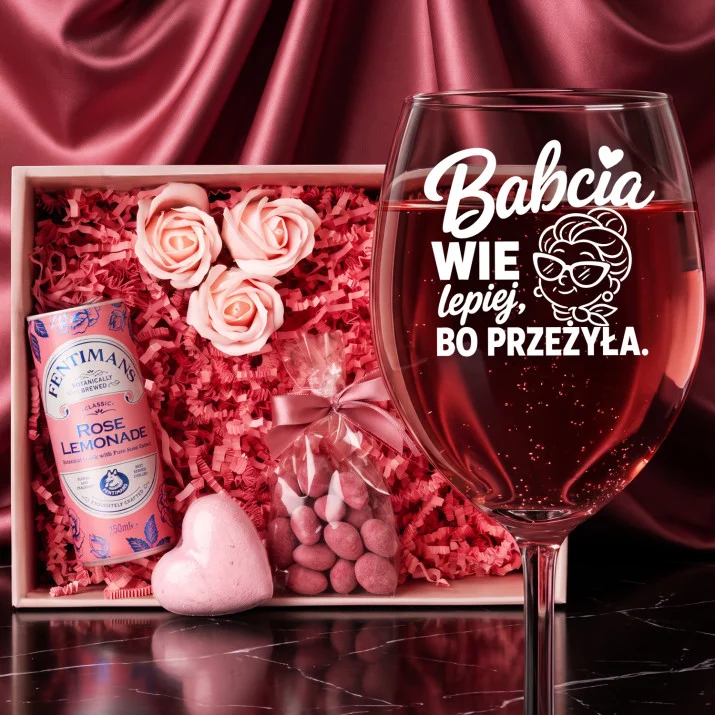 Różowy Zestaw Prezentowy Na Dzień Babci Dla Babci Kobiety: Babcia Wie Lepiej Różowy Zestaw Prezentowy Na Dzień Babci Dla Babci Kobiety: Babcia Wie Lepiej