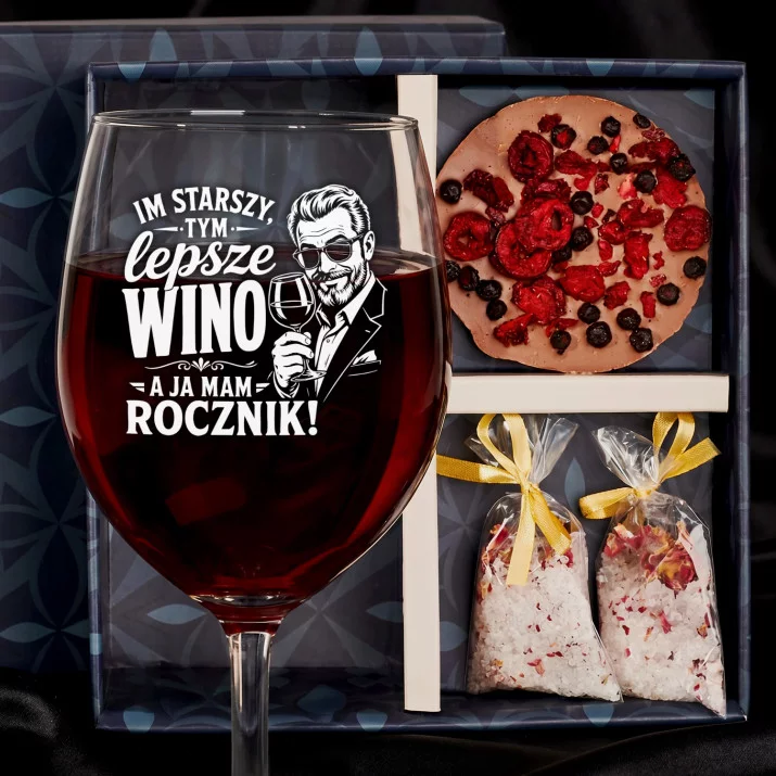 Zestaw Prezenowy Z Kieliszkiem Do Wina Na Urodziny: Lepsze Wino Rocznik Zestaw Prezenowy Z Kieliszkiem Do Wina Na Urodziny: Lepsze Wino Rocznik