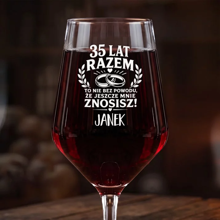 Mega Kieliszek Do Wina z Grawerem Na 35 Rocznice Ślubu Prezent Na Walentynki Dla Mężczyzny: 35 Lat Razem Humor Mega Kieliszek Do Wina z Grawerem Na 35 Rocznice Ślubu Prezent Na Walentynki Dla Mężczyzny: 35 Lat Razem Humor