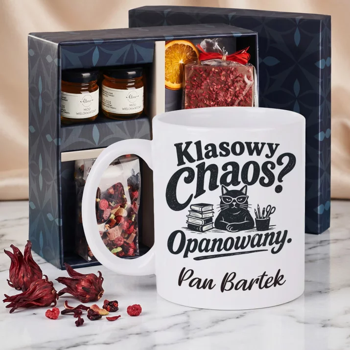 Zestaw Prezenowy z Kubkiem Dla Nauczyciela Na Dzień Nauczyciela Dla Mężczyzny: Klasowy Chaos? Opanowany Zestaw Prezenowy z Kubkiem Dla Nauczyciela Na Dzień Nauczyciela Dla Mężczyzny: Klasowy Chaos? Opanowany