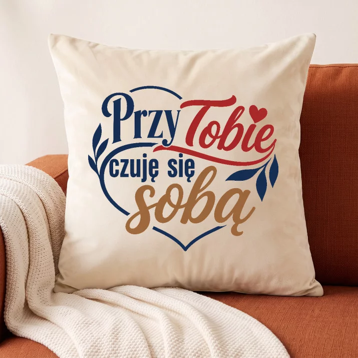 Poduszka Dekoracyjna Na Walentynki Prezent Na Rocznicę Dla Mężczyzny: Czuła Obecność Poduszka Dekoracyjna Na Walentynki Prezent Na Rocznicę Dla Mężczyzny: Czuła Obecność
