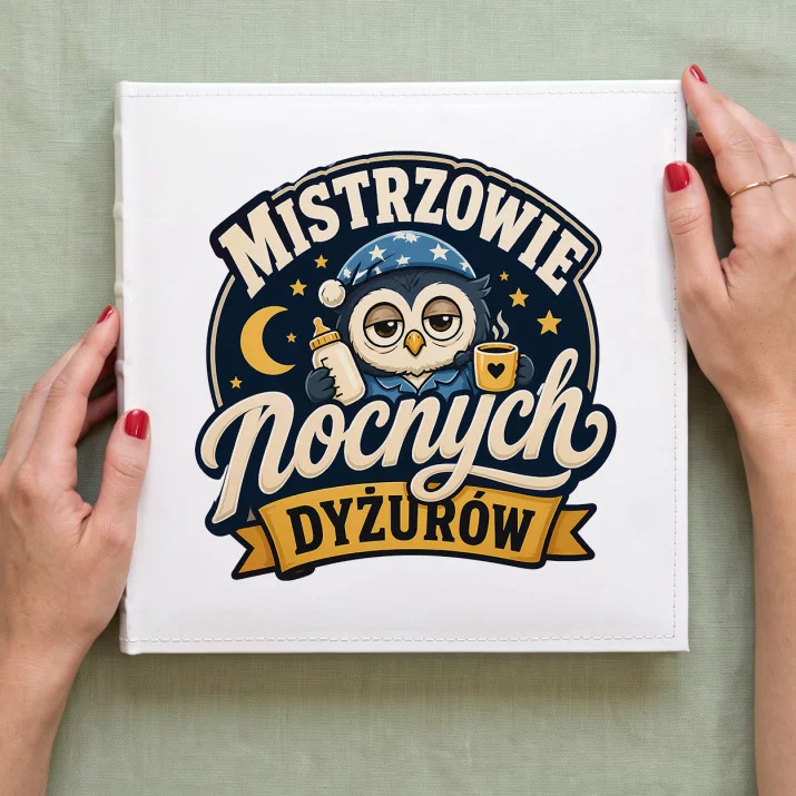 Album Na Zdjęcia Tradycyjny Dla Młodych Rodziców Prezent Dla Pary: Nocni Bohaterowie Album Na Zdjęcia Tradycyjny Dla Młodych Rodziców Prezent Dla Pary: Nocni Bohaterowie