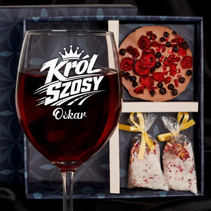 Zestaw Prezenowy z Kieliszkiem do Wina Dla Kierowcy Tira Dla Mężczyzny: Król Szosy Zestaw Prezenowy z Kieliszkiem do Wina Dla Kierowcy Tira Dla Mężczyzny: Król Szosy