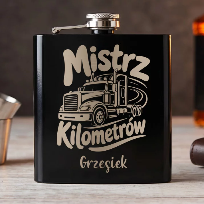 Piersiówka Z Grawerem Dla Kierowcy Tira Prezent Dla Mężczyzny: Mistrz Kilometrów Piersiówka Z Grawerem Dla Kierowcy Tira Prezent Dla Mężczyzny: Mistrz Kilometrów