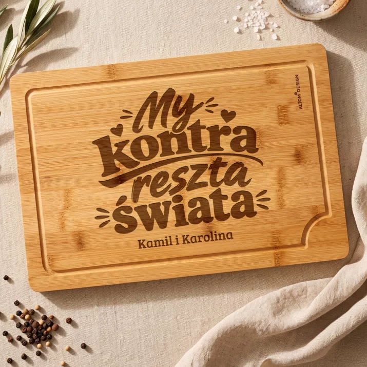 Deska Do Krojenia z Grawerem Na Walentynki Prezent Na Rocznicę Dla Pary: My Kontra Reszta Świata Deska Do Krojenia z Grawerem Na Walentynki Prezent Na Rocznicę Dla Pary: My Kontra Reszta Świata