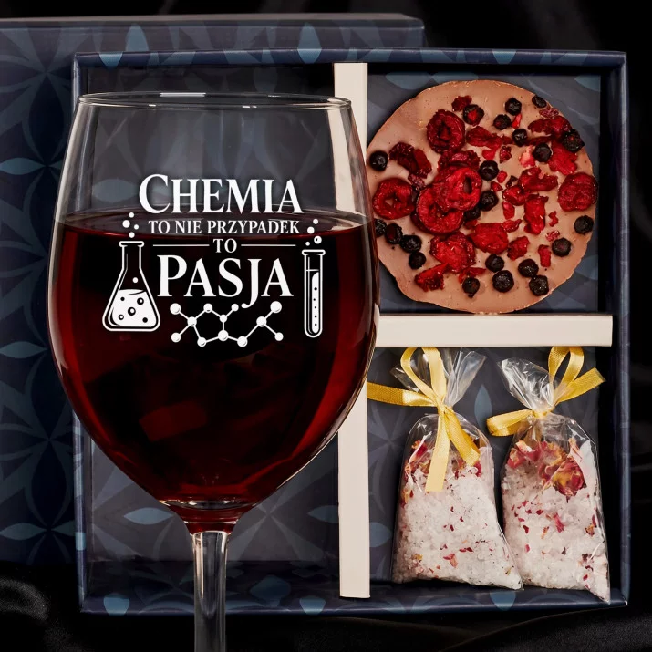 Zestaw Prezenowy Z Kieliszkiem Do Wina Dla Chemika: Chemia To Pasja