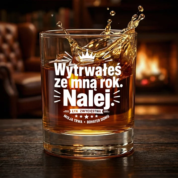 Szklanka Do Whisky Na Pierwszą Rocznicę Związku Prezent Na Walentynki Dla Mężczyzny: Wytrwałeś Ze Mną Rok. Nalej. Szklanka Do Whisky Na Pierwszą Rocznicę Związku Prezent Na Walentynki Dla Mężczyzny: Wytrwałeś Ze Mną Rok. Nalej.