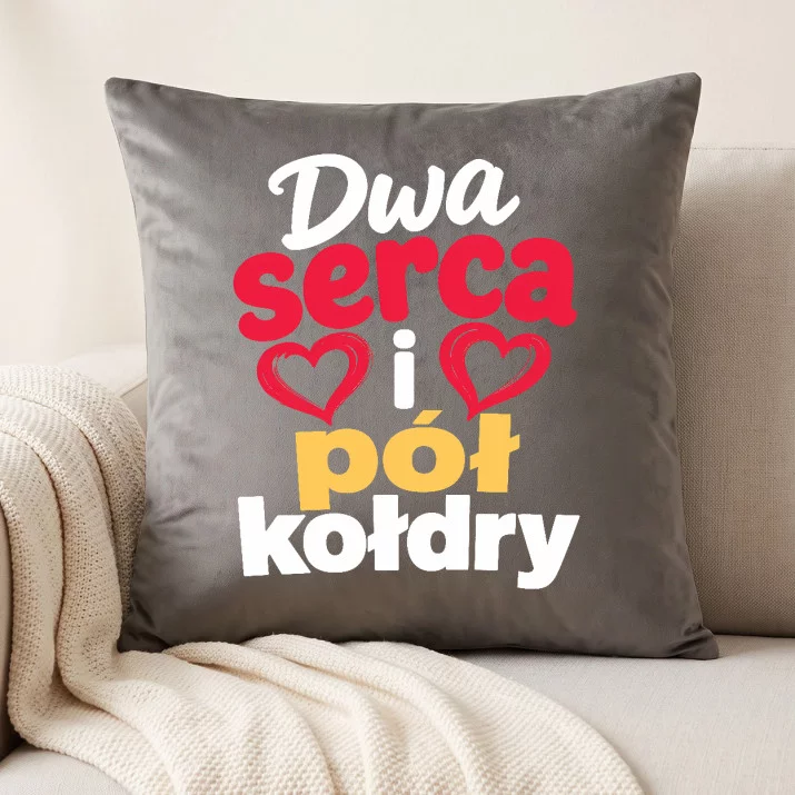 Poduszka Dekoracyjna Dla Pary Młodej Prezent Na Ślub Dla Pary: Dwa Serca I Pół Kołdry Poduszka Dekoracyjna Dla Pary Młodej Prezent Na Ślub Dla Pary: Dwa Serca I Pół Kołdry