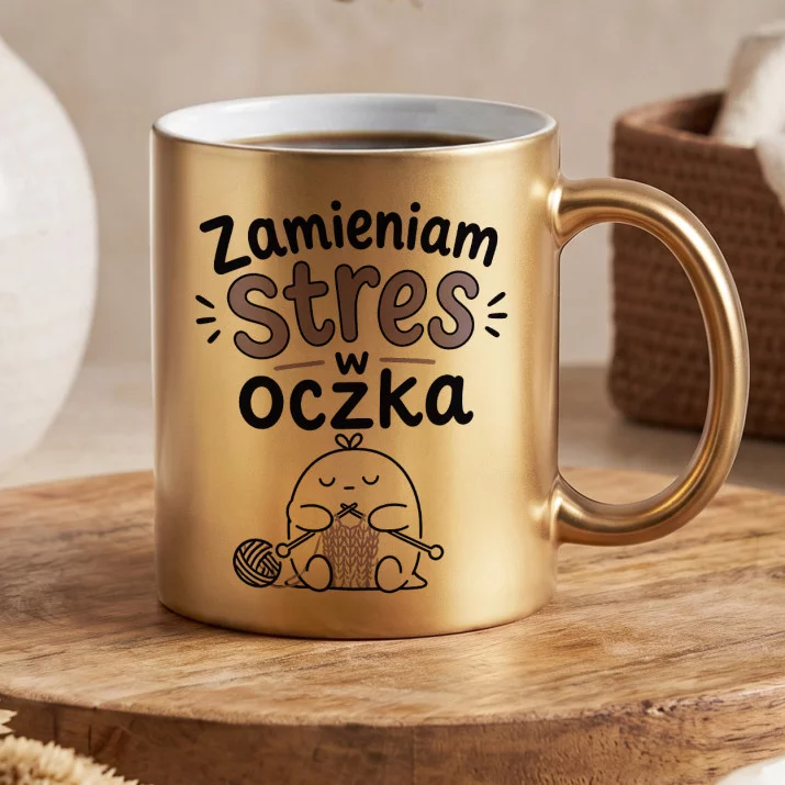 Złoty Kubek Dla Dziewiarki Prezent Dla Kobiety: Dziewiarskie Oczka Złoty Kubek Dla Dziewiarki Prezent Dla Kobiety: Dziewiarskie Oczka