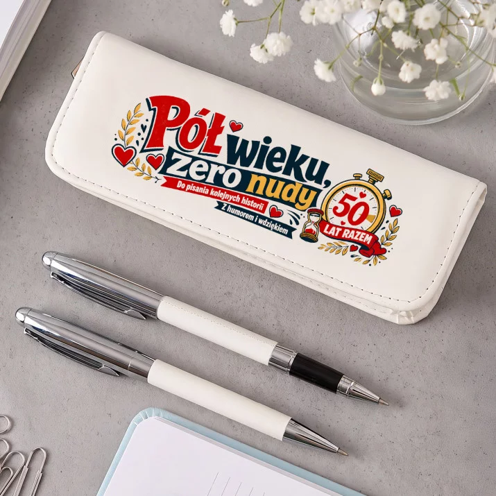 Zestaw Pióro i Długopis w Etui Na 50 Rocznicę Ślubu Prezent Dla Kobiety: Humorystyczna Elegancja Zestaw Pióro i Długopis w Etui Na 50 Rocznicę Ślubu Prezent Dla Kobiety: Humorystyczna Elegancja