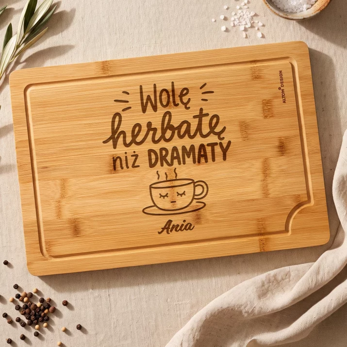 Deska Do Krojenia z Grawerem Dla Starszej Kobiety Prezent Dla Kobiety: Wolę Herbatę Niż Dramaty Deska Do Krojenia z Grawerem Dla Starszej Kobiety Prezent Dla Kobiety: Wolę Herbatę Niż Dramaty