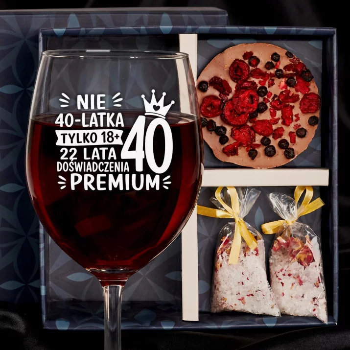 Zestaw Prezenowy Z Kieliszkiem Do Wina Na 40 Urodziny: Nie 40-Latka Premium Zestaw Prezenowy Z Kieliszkiem Do Wina Na 40 Urodziny: Nie 40-Latka Premium