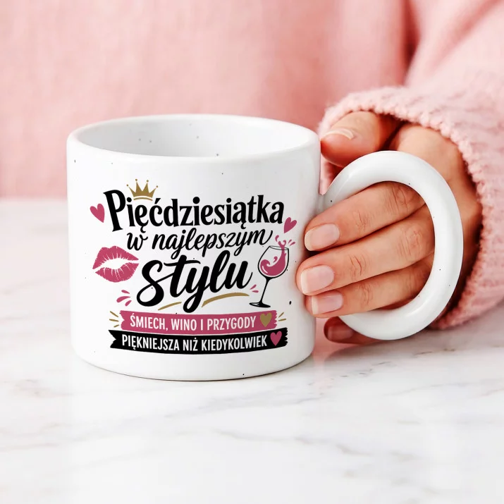 Kubek Z Okrągłym Uchem Na 50 Prezent Na 50 Urodziny Dla Kobiety: Zabawna Pięćdziesiątka Kubek Z Okrągłym Uchem Na 50 Prezent Na 50 Urodziny Dla Kobiety: Zabawna Pięćdziesiątka