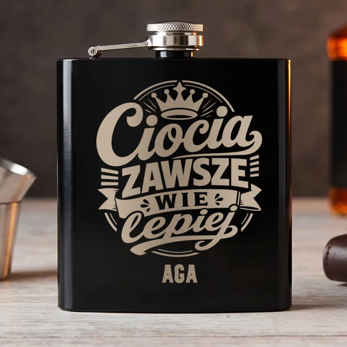 Piersiówka z Grawerem Dla Cioci Prezent Dla Kobiety: Ciocia Zawsze Wie Lepiej Piersiówka z Grawerem Dla Cioci Prezent Dla Kobiety: Ciocia Zawsze Wie Lepiej