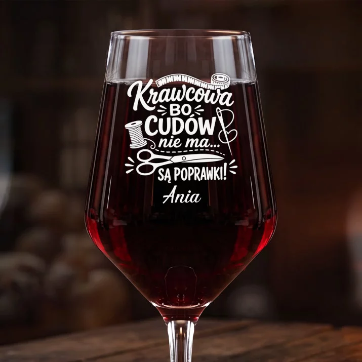 Mega Kieliszek Do Wina z Grawerem Dla Krawcowej Prezent Dla Kobiety: Krawcowa, Są Poprawki Mega Kieliszek Do Wina z Grawerem Dla Krawcowej Prezent Dla Kobiety: Krawcowa, Są Poprawki