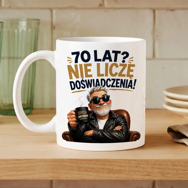 Kubek Z Nadrukiem Na 70 Urodziny Prezent Dla Mężczyzny: Nie Liczę Doświadczenia Kubek Z Nadrukiem Na 70 Urodziny Prezent Dla Mężczyzny: Nie Liczę Doświadczenia