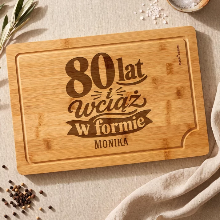 Deska Do Krojenia z Grawerem Na 80 Urodziny Mamy Prezent Na 80 Urodziny Dla Kobiety: 80 Lat I Wciąż W Formie Deska Do Krojenia z Grawerem Na 80 Urodziny Mamy Prezent Na 80 Urodziny Dla Kobiety: 80 Lat I Wciąż W Formie