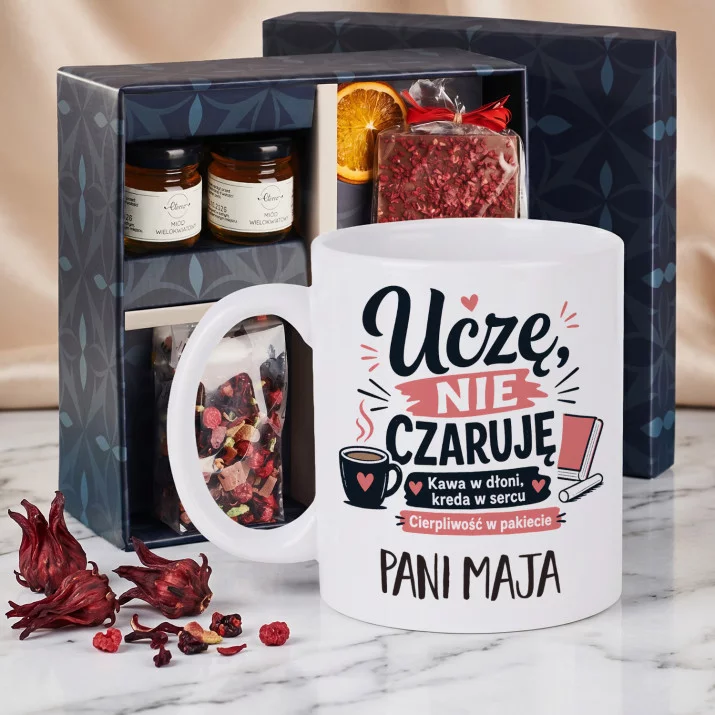 Zestaw Prezenowy z Kubkiem Dla Pani Nauczycielki Na Dzień Nauczyciela Dla Kobiety: Uczę, Nie Czaruję Zestaw Prezenowy z Kubkiem Dla Pani Nauczycielki Na Dzień Nauczyciela Dla Kobiety: Uczę, Nie Czaruję