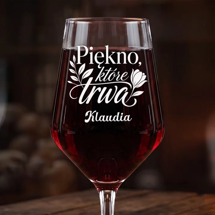 Mega Kieliszek Do Wina z Grawerem Na Zakończenie Roku Prezent Dla Kobiety: Piękno, Które Trwa Mega Kieliszek Do Wina z Grawerem Na Zakończenie Roku Prezent Dla Kobiety: Piękno, Które Trwa