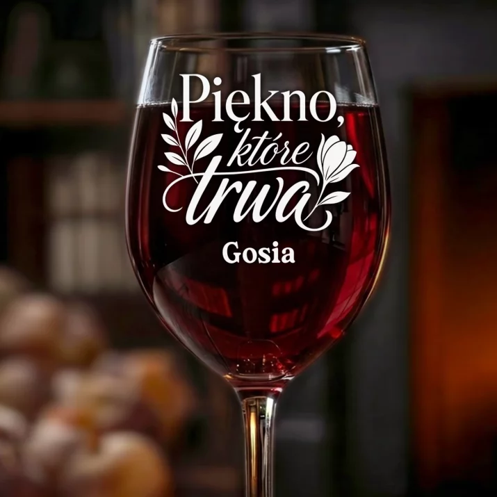 Kieliszek Do Wina z Grawerem Na Zakończenie Roku Prezent Dla Kobiety: Piękno, Które Trwa