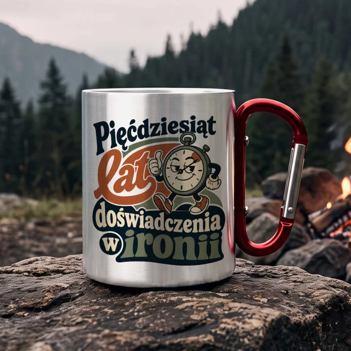 Kubek Metalowy z Karabińczykiem Dla 50 Latki Prezent Na 50 Urodziny Dla Kobiety: Retro Sarkazm Kubek Metalowy z Karabińczykiem Dla 50 Latki Prezent Na 50 Urodziny Dla Kobiety: Retro Sarkazm