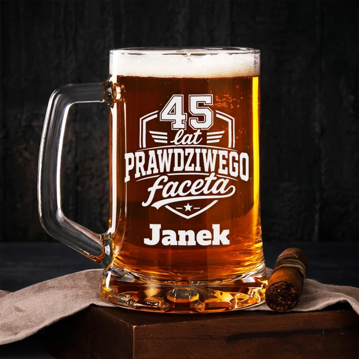 Kufel Personalizowany z Grawerem Dla Mężczyzny Na 45 Urodziny Prezent: Drużyna Piwna Retro Kufel Personalizowany z Grawerem Dla Mężczyzny Na 45 Urodziny Prezent: Drużyna Piwna Retro