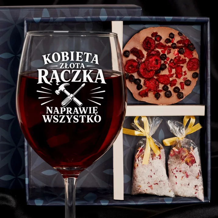 Zestaw Prezenowy Z Kieliszkiem Do Wina Na 30 Urodziny: Kobieta Złota Rączka Zestaw Prezenowy Z Kieliszkiem Do Wina Na 30 Urodziny: Kobieta Złota Rączka