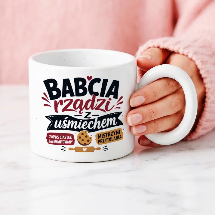 Kubek Z Okrągłym Uchem Dla Babci Prezent Na Dzień Babci Dla Kobiety: Babcia Z Humorem Kubek Z Okrągłym Uchem Dla Babci Prezent Na Dzień Babci Dla Kobiety: Babcia Z Humorem