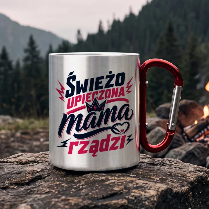 Kubek Metalowy z Karabińczykiem Dla Młodej Mamy Prezent Na Dzień Mamy Dla Kobiety: Mocny Lettering Kubek Metalowy z Karabińczykiem Dla Młodej Mamy Prezent Na Dzień Mamy Dla Kobiety: Mocny Lettering