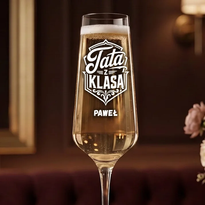 Kieliszek Do Szampana z Imieniem Dla Taty Prezent Na Dzień Ojca Dla Mężczyzny: Tata Z Klasą Kieliszek Do Szampana z Imieniem Dla Taty Prezent Na Dzień Ojca Dla Mężczyzny: Tata Z Klasą