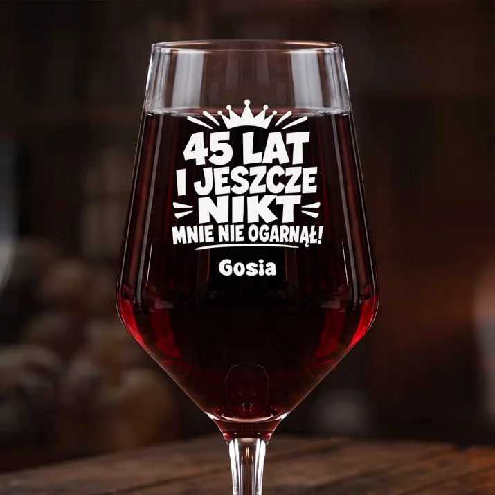 Mega Kieliszek Do Wina z Grawerem Na 45 Urodziny Prezent Dla 45 Latki Kobiety: 45 Lat - Nikt Mnie Mega Kieliszek Do Wina z Grawerem Na 45 Urodziny Prezent Dla 45 Latki Kobiety: 45 Lat - Nikt Mnie