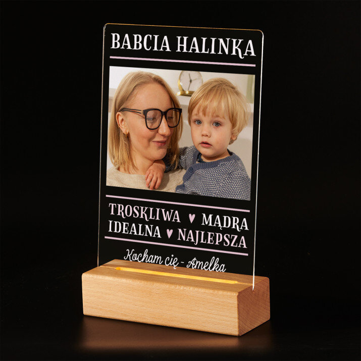 Babcia cechy - Wydruk na szkle akrylowym z podstawką led