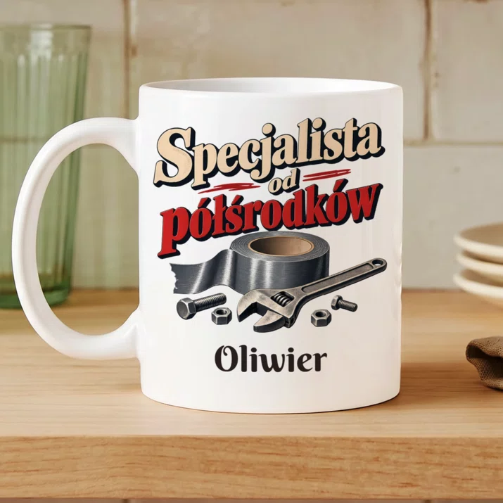 Kubek Personalizowany Na Mikołajki Prezent Dla Mężczyzny: Specjalista Od Półśrodków Kubek Personalizowany Na Mikołajki Prezent Dla Mężczyzny: Specjalista Od Półśrodków