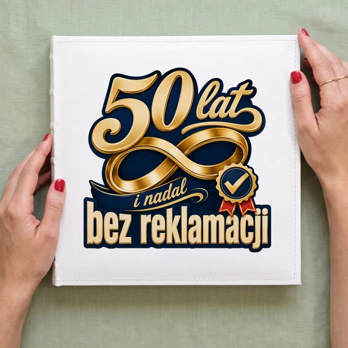 Album Na Zdjęcia Tradycyjny Na 50 Lecie Ślubu Prezent Dla Pary: Półwieczne Przymrużenie Album Na Zdjęcia Tradycyjny Na 50 Lecie Ślubu Prezent Dla Pary: Półwieczne Przymrużenie