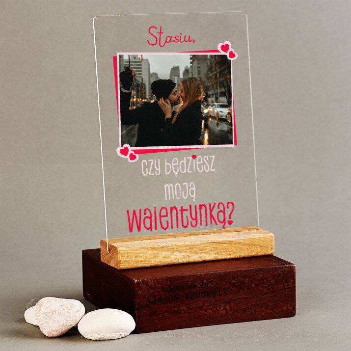 Czy będziesz moją walentynką- Wydruk na szkle akrylowym z podstawką